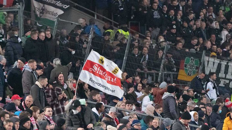 Nach gewaltsamen Auseinandersetzungen zwischen Ordnern und Fans beim Spiel in Stuttgart haben der VfB und Borussia Mönchengladbach eine Aufklärung der Vorfälle zugesichert.