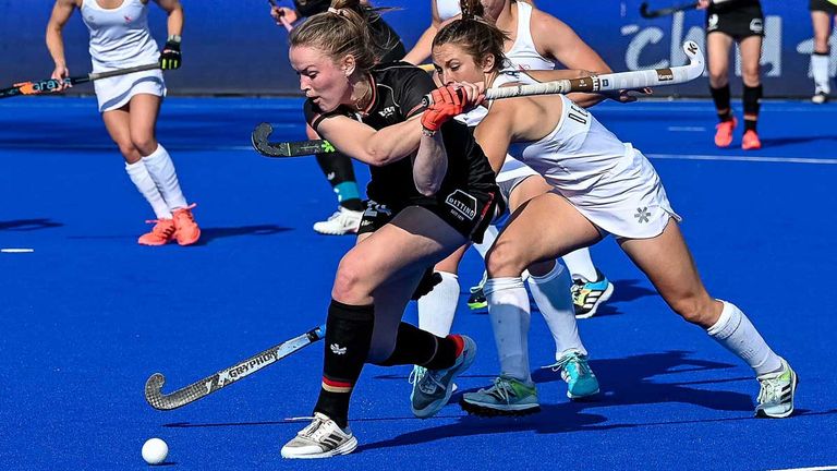 Die deutschen Hockey-Damen besiegen die USA erneut.