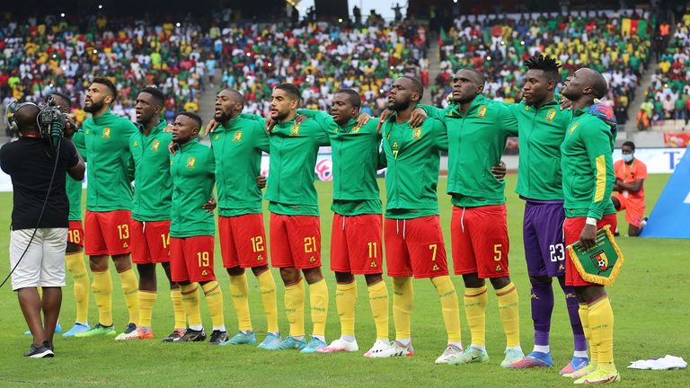 KAMERUN: Durch einen Treffer von Karl Toko Ekambi in der 124. Minute kegelt Kamerun Algerien aus der WM und zieht selbst in die WM-Endrunde in Katar ein.