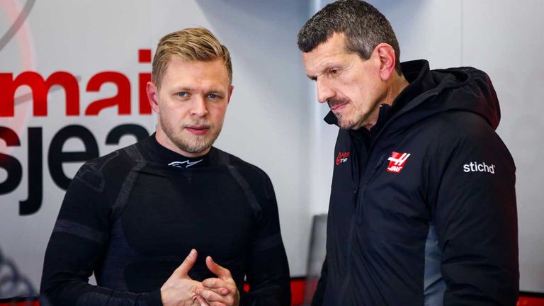 Kevin Magnussen (links) und Teamchef Günther Steiner arbeiteten bereits von 2017 bis 2020 gemeinsam bei Haas.