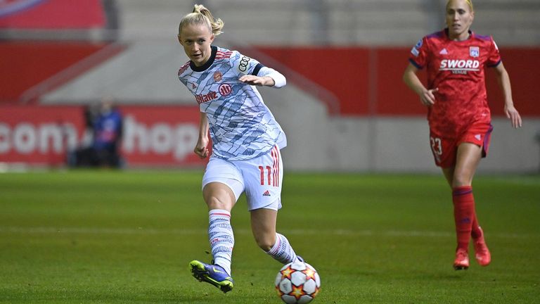 Lea Schüller zählt zu Deutschlands größten Hoffnungen im Sturm. Die Münchenerin kann aus allen Lagen treffen und hat dies für  Bayern in der Liga dieses Saison schon mit 13 Treffer in 17 Spielen unter Beweis gestellt.