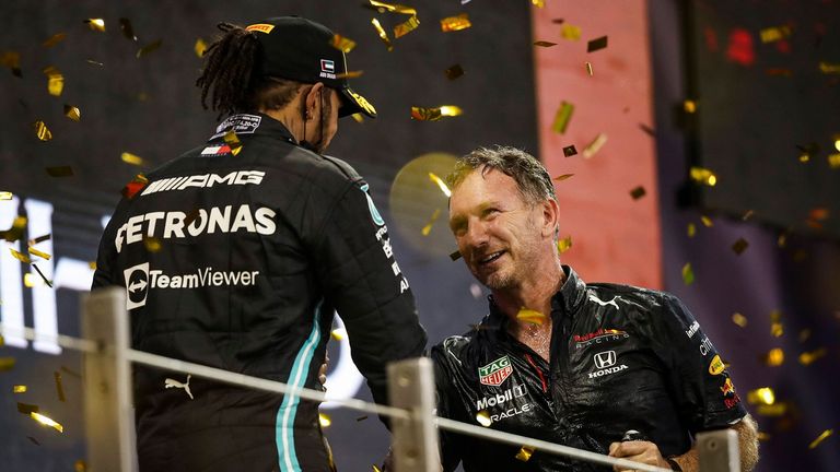 Vor Lewis Hamiltons (l.) Wechsel zu Mercedes führte er mehrere Gespräche mit Red-Bull-Teamchef Christin Horner (r.). 