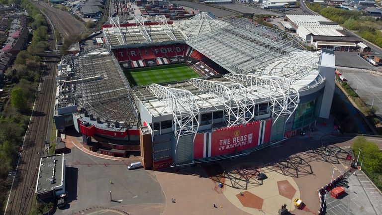 Weitreichende Umbaumaßnahmen oder sogar ein kompletter Abriss könnten dem Old Trafford bald widerfahren. 