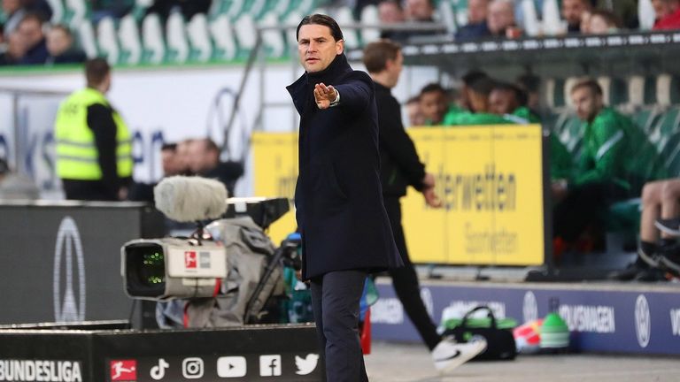 Der Bayer Leverkusen Trainer Gerardo Seoane verdient 416.000 Euro/Monat und ist damit auf Platz 2 in der Bundesliga-Rangliste.