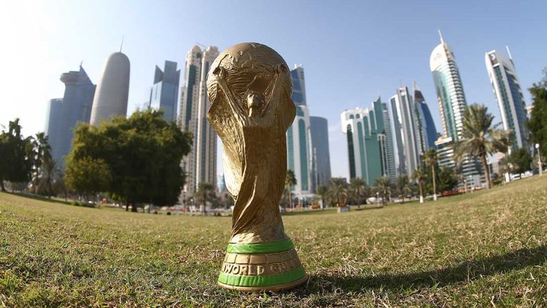 32 Nationen werden in Katar um den WM-Pokal spielen.
