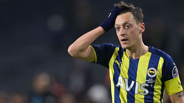 Mesut Özil ist suspendiert worden.