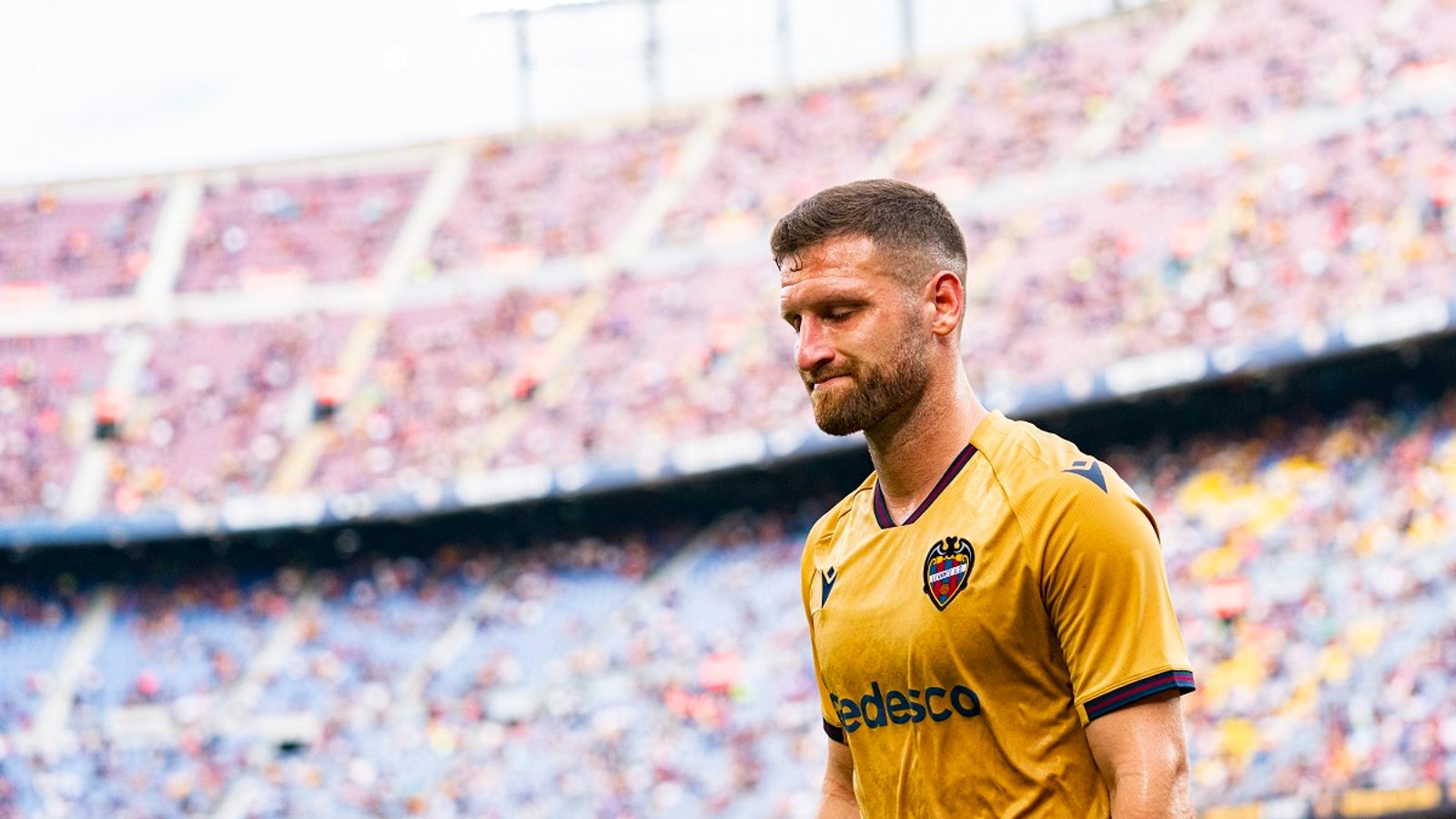 Fußball News Diebe rauben Villa von Weltmeister Mustafi aus Fußball