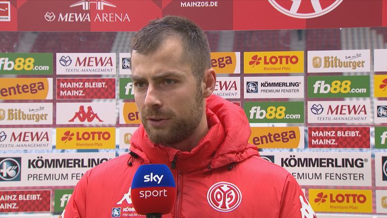 Alexander Hack stichelt am Sky Mikrofon gegen den FC Bayern und dessen Einstellung im Spiel gegen Mainz.