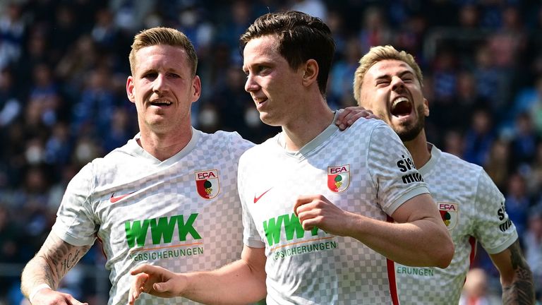 Augsburg holt einen wichtigen Sieg in Bochum.