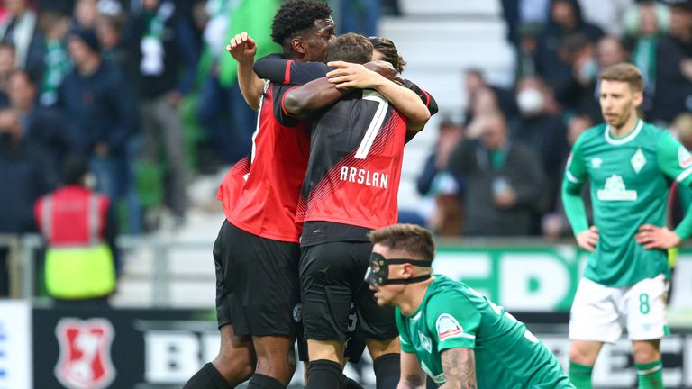 Das kann doch nicht wahr sein: Werder Bremen verspielt eine 2:0-Führung und verliert.