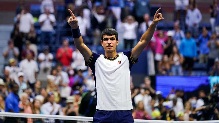 Alcaraz: Der Aufstieg eines Tennis-Wunders Spielstil und Technik: Warum Alcaraz so besonders ist