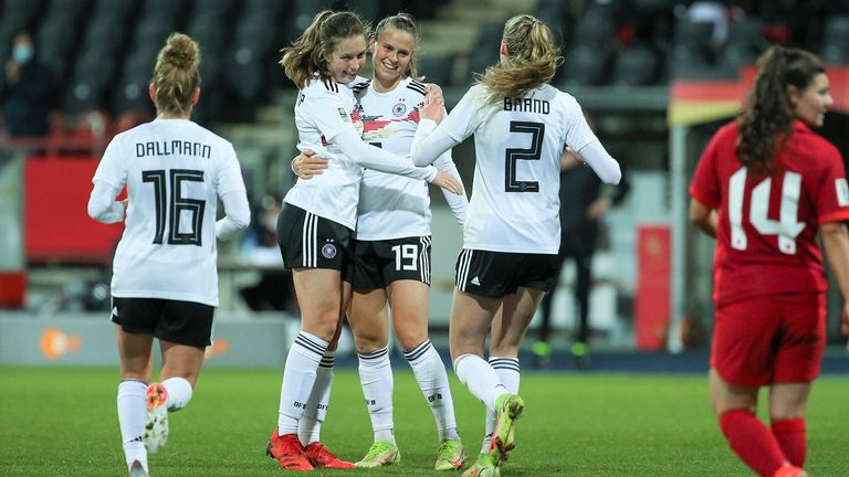 Die deutsche Frauen-Nationalmannschaft steht vor den WM-Qualifikationsspielen gegen Portugal und Serbien. 