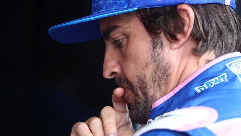 Nach Ausfall in Jeddah: Fernando Alonso erhält für seinen Boliden bereits den dritten Motor der Saison.