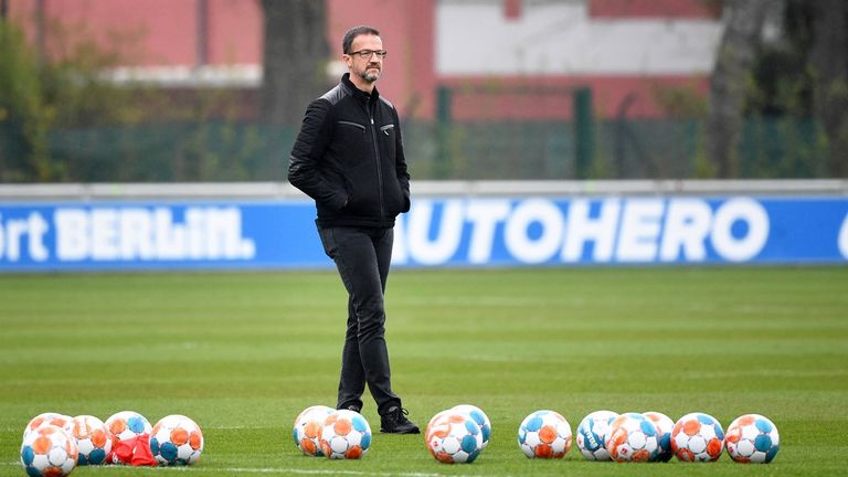 Die Hertha stellt Geschäftsführer Fredi Bobic weiterhin vor eine Herausforderung, die er aber gerne annimmt.