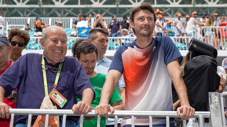 Trainer Juan Carlos Ferrero (r.) sieht den Finalsieg von Carlos Alcaraz in Miami.