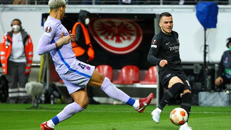 FILIP KOSTIC: Flankengott, so wie man ihn auch aus der Bundesliga kennt. Aber nicht alle Hereingaben finden ihr Ziel.