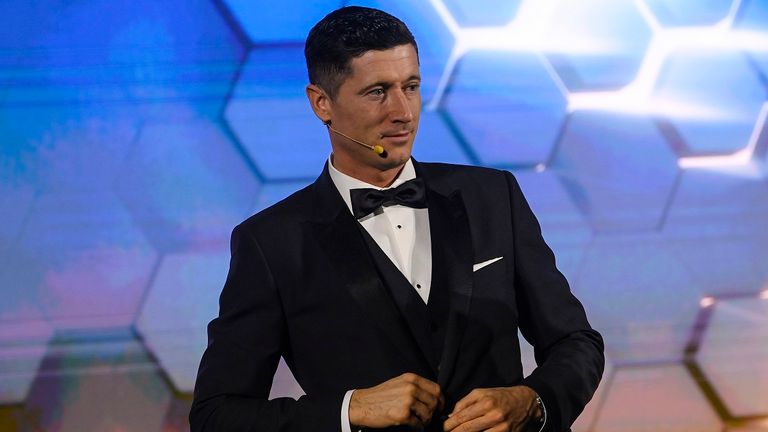 Robert Lewandowski wurde bei den Laureus Awards mit Ehrenpreis ausgezeichnet. 
