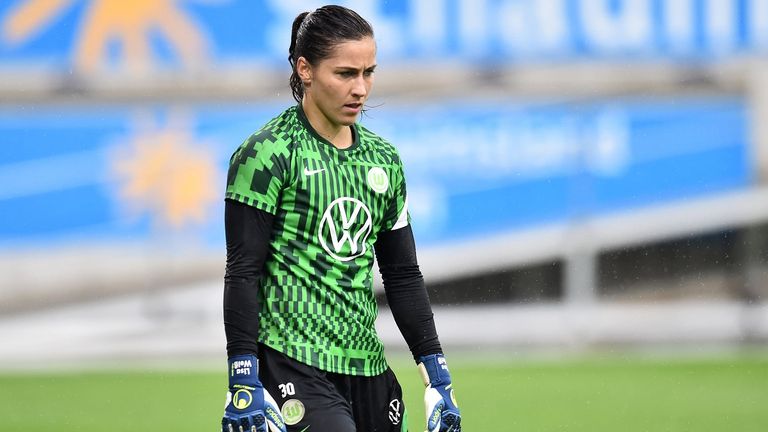 Nach Almuth Schult wird den Wolfsburg-Frauen auch Lisa Weiß im DFB-Pokal Halbfinale aufgrund einer Handverletzung fehlen.