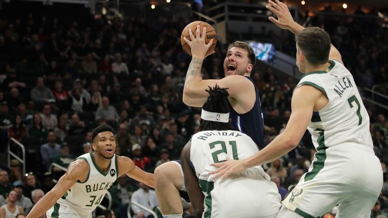 Luka Doncic erzielte gegen die Bucks 32 Punkte und 15 Rebounds.