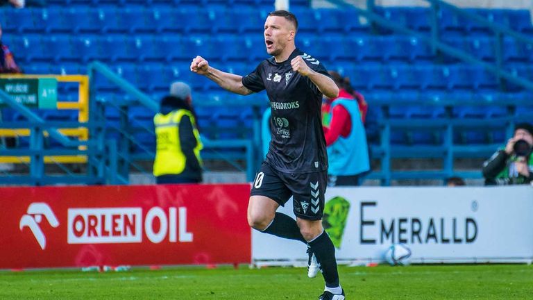 Lukas Podolski wird Markenbotschafter der DFL.