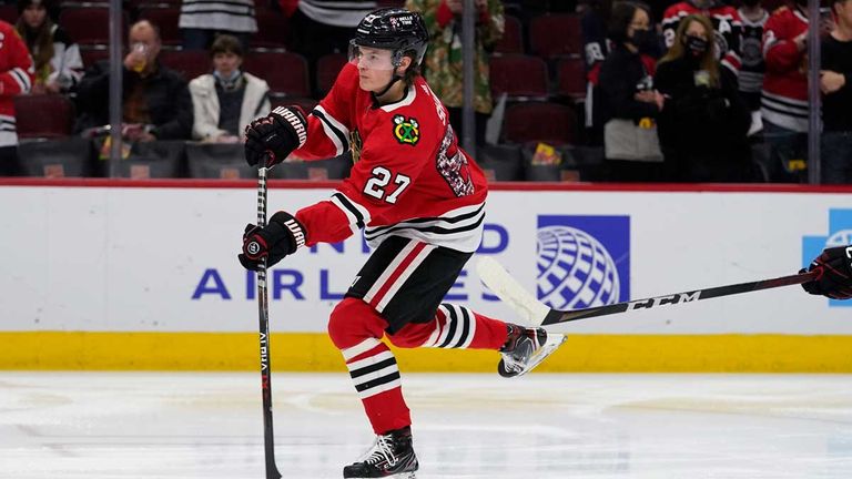 Lukas Reichel (Chicago Blackhawks) mit seinem ersten Scorerpunkt in der NHL.