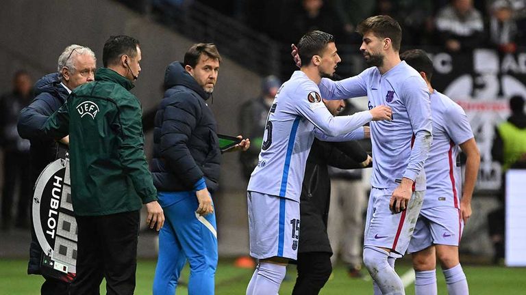 Gerard Pique muss am Viertelfinal-Hinspiel verletzt ausgewechselt werden.