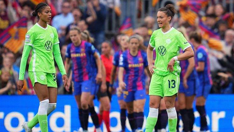 Für die Frauen vom VfL Wolfsburg sieht es nach der 5:1-Niederlage im Champions-League-Halbfinal-Hinspiel gegen den FC Barcelona nicht nach einem Finaleinzug aus. 