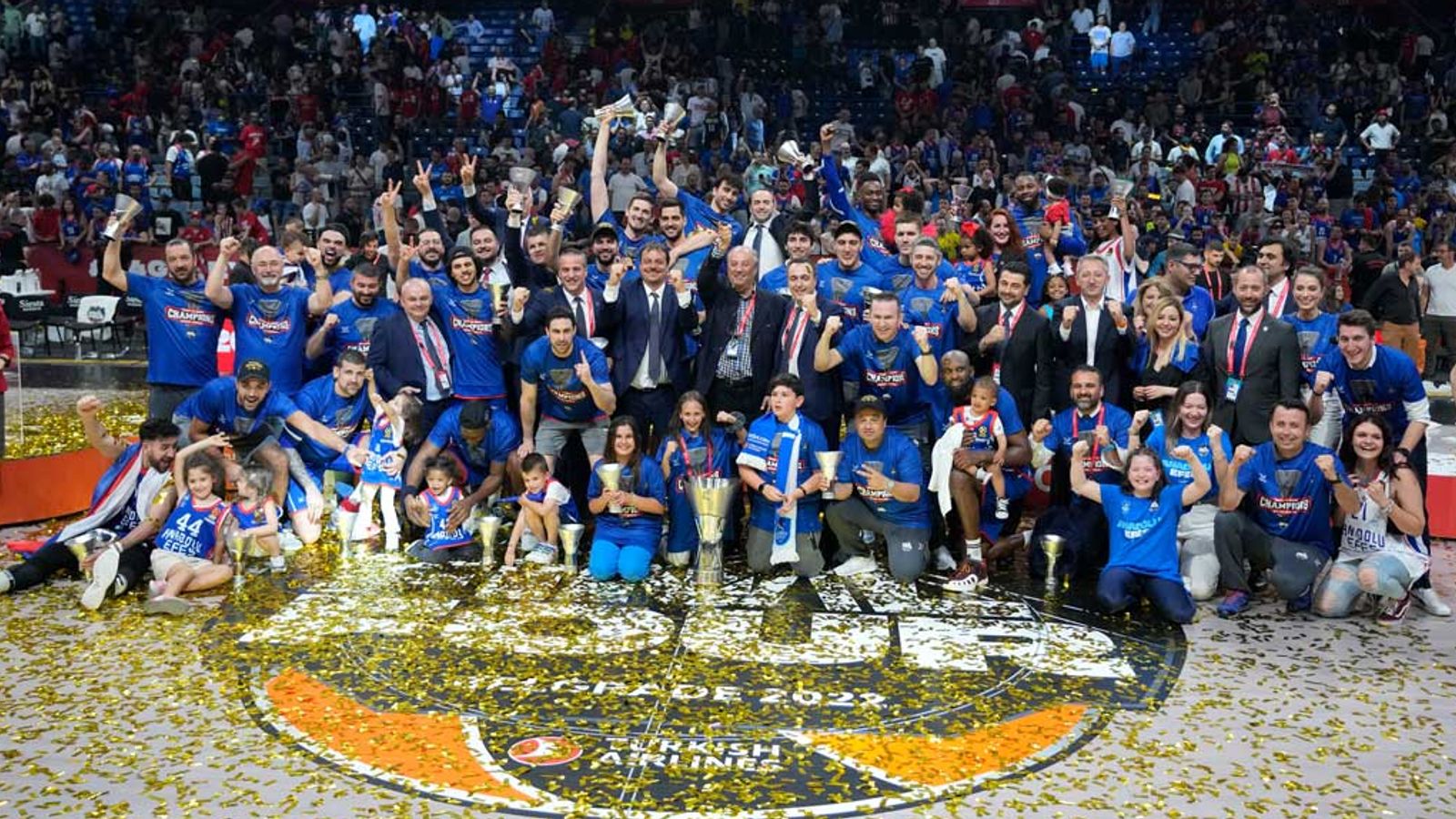 Basketball Anadolu Efes gewinnt EuroLeague-Titel gegen Real Madrid Basketball News Sky Sport