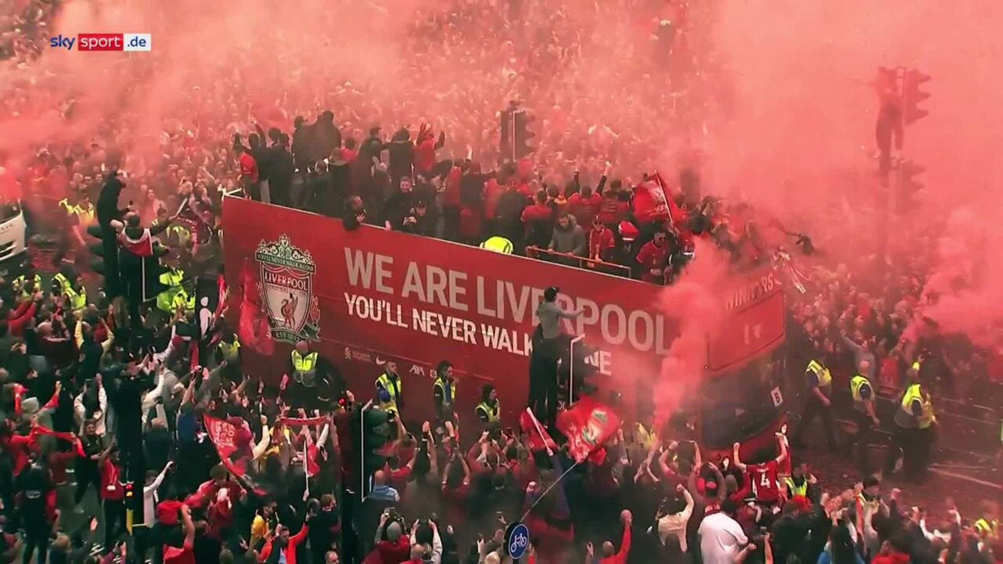 Liverpool Fans empfangen Klopp und Co