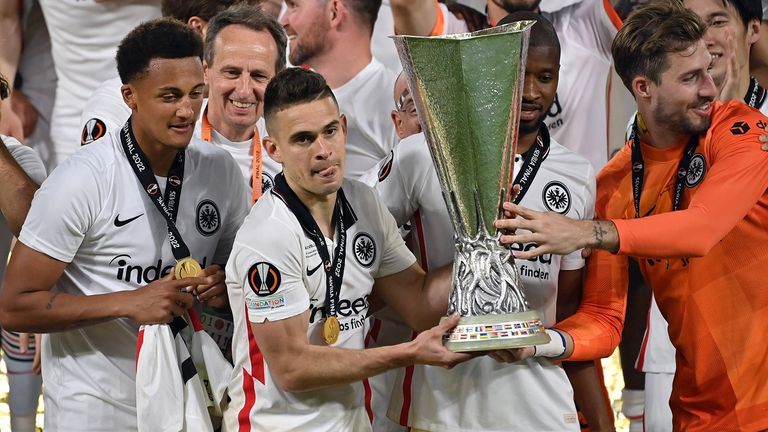 Rafael Borré (3.v.l.) und Kevin Trapp waren entscheidend am Erfolg von Eintracht Frankfurt in der Europa League beteiligt