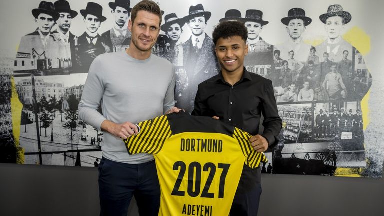 Karim Adeyemi unterschreibt bei Borussia Dortmund bis 2027 (Foto: Borussia Dortmund).