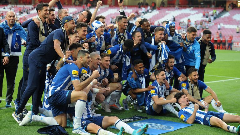Der FC Porto feiert seine 30. Meisterschaft.