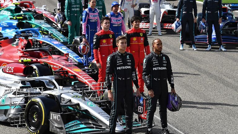 Die Fahrer posieren vor Saisonstart für die Netflix-Serie Drive to Survive, die vor allem junge Zuschauer von der Formel 1 begeistern soll. 