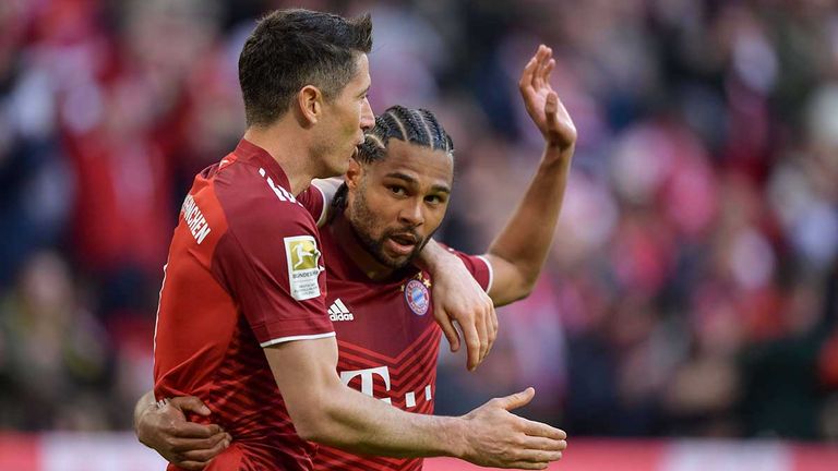 Robert Lewandowski und Serge Gnabry stehen mit dem FC Bayern in Vertragsverhandlungen.