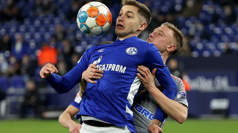 Marvin Pieringer bleibt dem FC Schalke 04 treu. SEin neuer Vertrag läuft bis 2024.