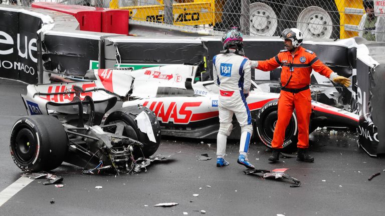Mick Schumacher crasht in Monaco.