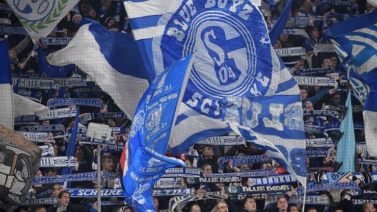 Ein Schalke-Fan wurde aufgrund von Körperverletzung zu zwei Jahren Haft auf Bewährung verurteilt.