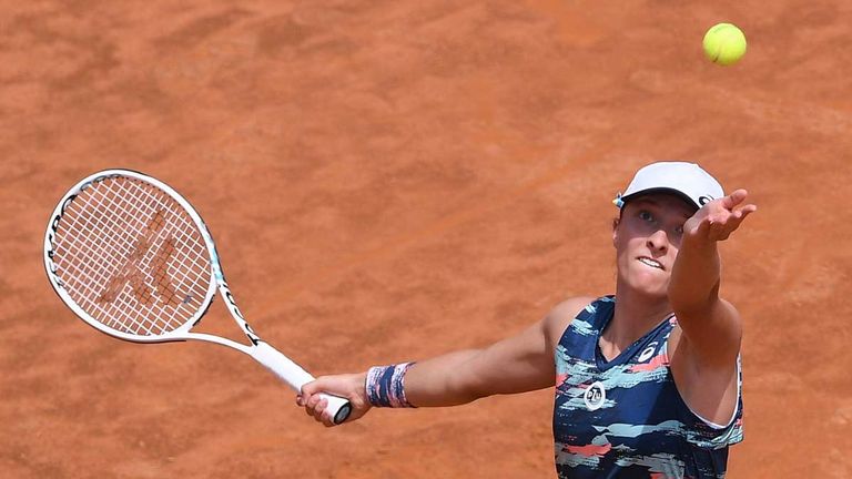 Iga Swiatek gewinnt den Titel beim WTA-Turnier in Rom.