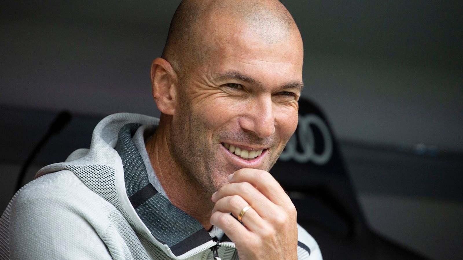 France : Zinedine Zidane veut continuer à entraîner |  nouvelles du football