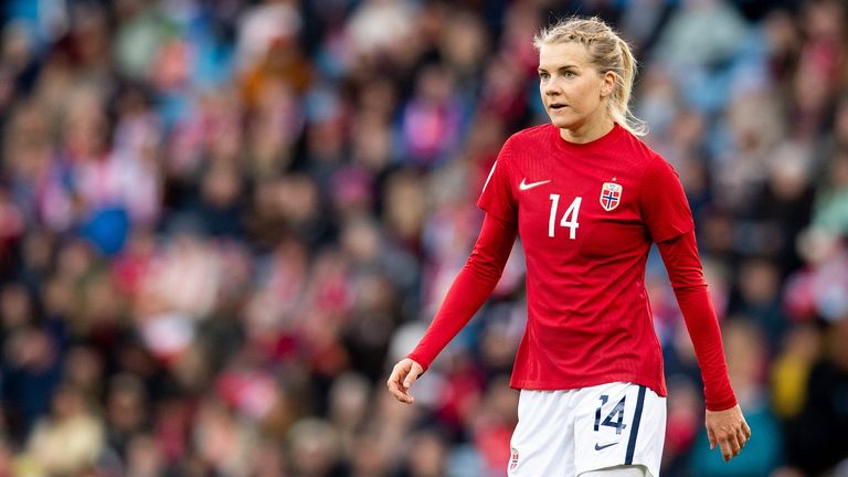 Ada Hegerberg (Norwegen/Olympique Lyon): Nach fünf Jahren Abstinenz wegen Unstimmigkeiten mit dem Verband hat sich die Weltfußballerin von 2018 dieses Jahr zurückgemeldet. Bei ihrem Norwegen-Comeback schoss sie gleich einen Hattrick.