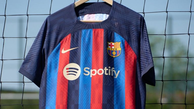 So wird das neue Barca-Trikot in der kommenden Saison 2022/23 aussehen. (Quelle:Twitter@FCBarcelona)