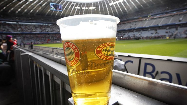 Ein Bier in der Allianz Arena ist vergleichsweise teuer.
