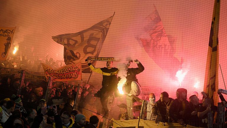 Der BVB muss nach dem Fan-Einsatz von Pyrotechnik eine Geldstrafe zahlen.