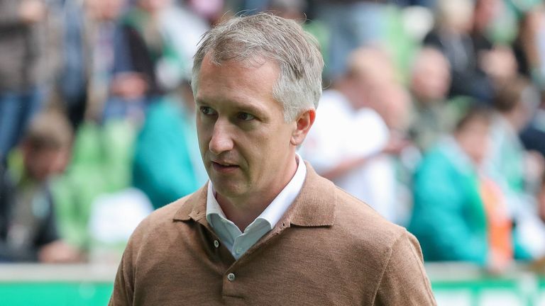 Werder-Sportchef Frank Baumann hat sich zur finanziellen Situation der Bremer geäußert.