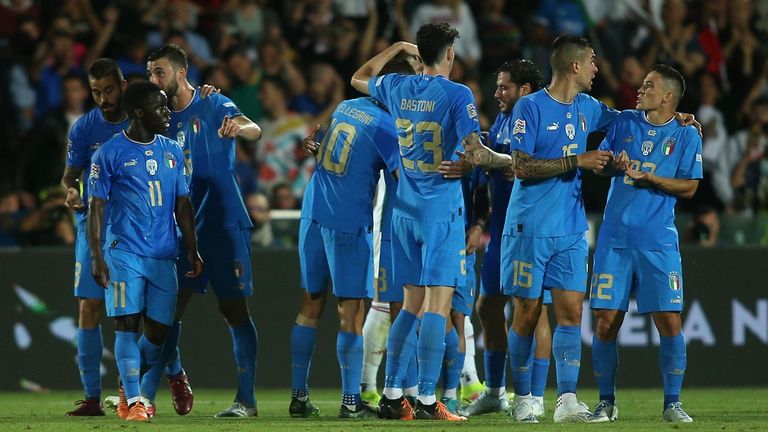 Italien bejubelt den Sieg gegen Ungarn.
