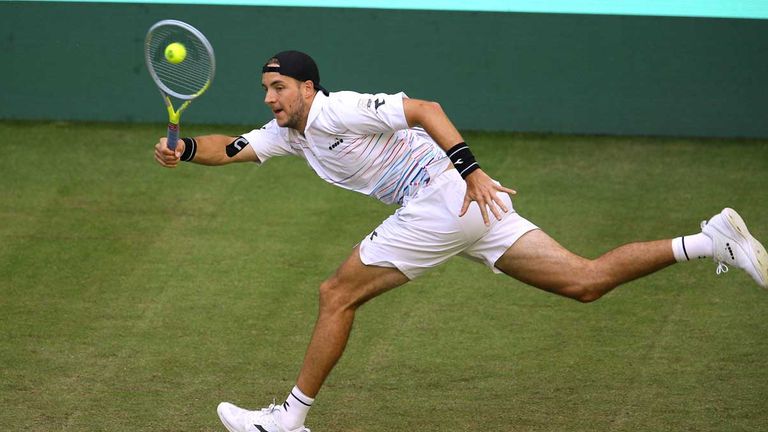 Jan-Lennard Struff scheitert in Halle bereits zum Auftakt.