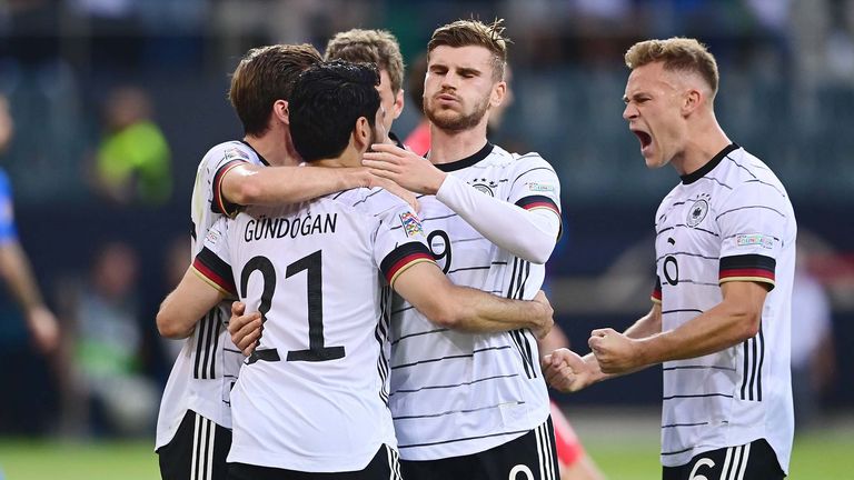 Deutschland bejubelt einen deutlichen Sieg gegen Italien. 