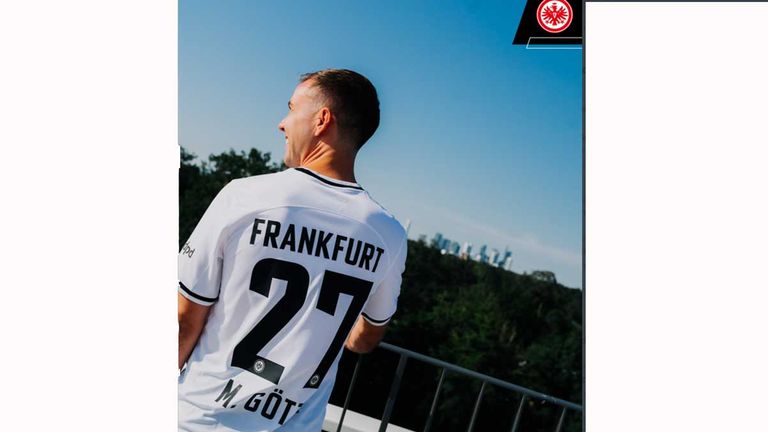 Mario Götze läuft bei Eintracht Frankfurt mit der ''27'' auf (Bildquelle: https://twitter.com/Eintracht)