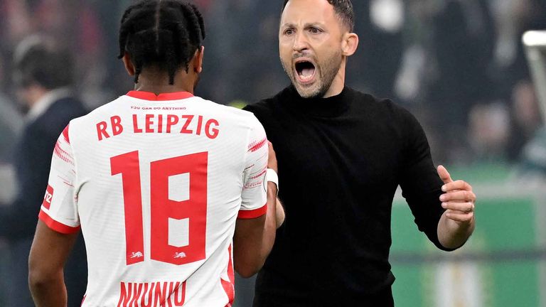 Trainer Domenico Tedesco und Stürmerstar Christopher Nkunku wollen dem DFB-Pokalsieg mit RB Leipzig weitere Titel folgen lassen.