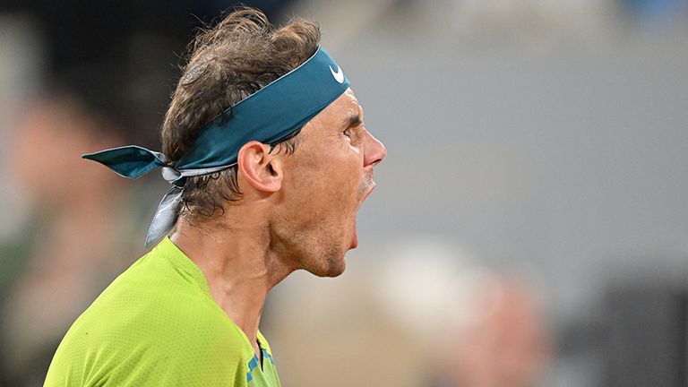 Rafael Nadal gewinnt ein fantastisches Match gegen Novak Djokovic und steht im Halbfinale der French Open.